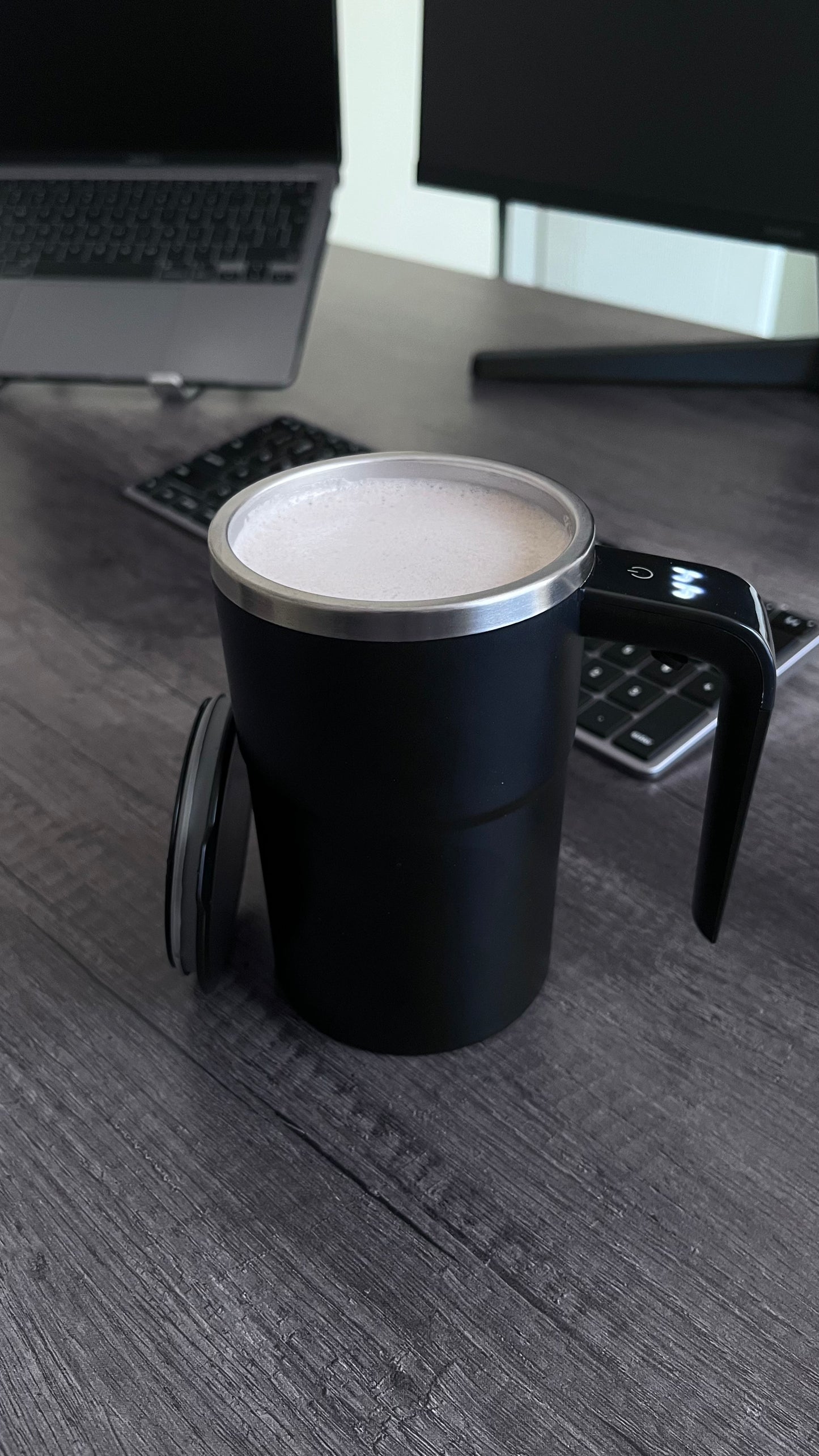 SmoothMotion™ Self-Stirring Mug